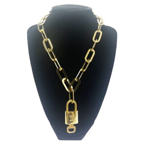 Authentic Louis Vuitton Lock & Key Necklace Pendant Gold-Plated Chain Adjustable - Picture 2 of 12